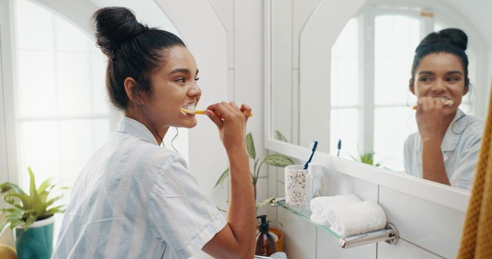 can you brush your teeth after a tooth extraction